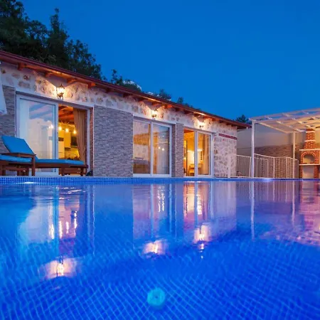 Secluded Private Pool Jakuzzi In Uzumlu Village Kalkan