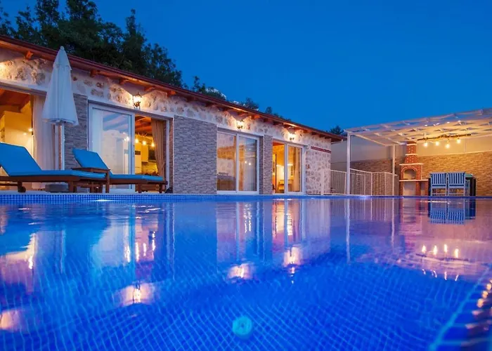 Secluded Private Pool Jakuzzi In Uzumlu Village Kalkan