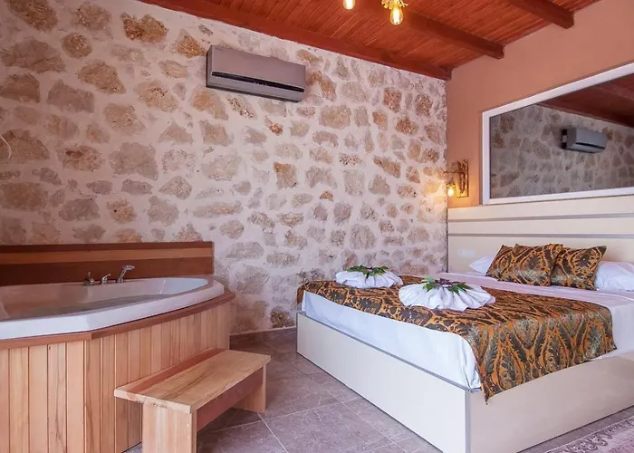 Secluded Private Pool Jakuzzi In Uzumlu Village Villa *