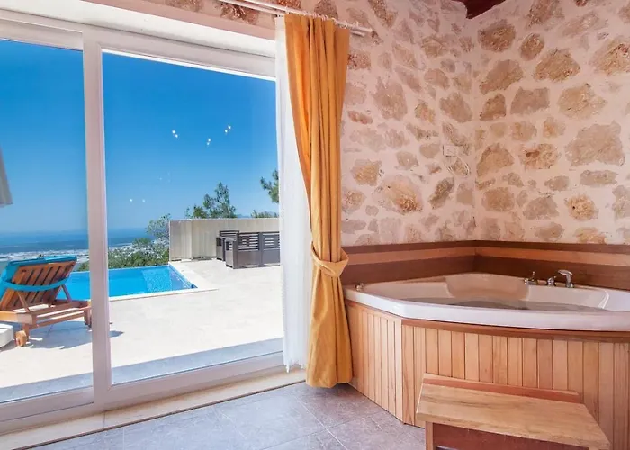 Secluded Private Pool Jakuzzi In Uzumlu Village Villa