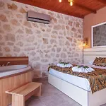 Secluded Private Pool Jakuzzi In Uzumlu Village וילה *