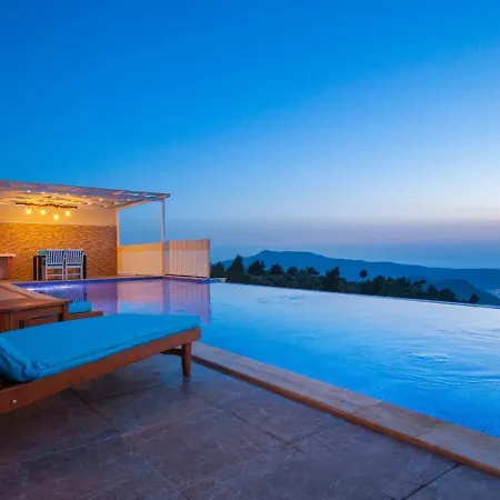 Secluded Private Pool Jakuzzi In Uzumlu Village